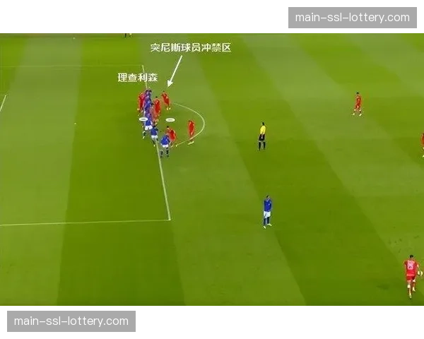 战术板:解析广东队“五上五下”战术在高速攻防转换中的效率变化 战术板:解析广东队“五上五下”战术在高速攻防转换中的效率变化